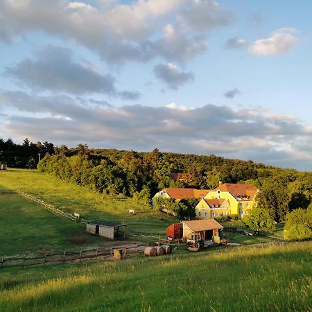 Cseri Kastélyszálló Tótvázsony Exterior foto