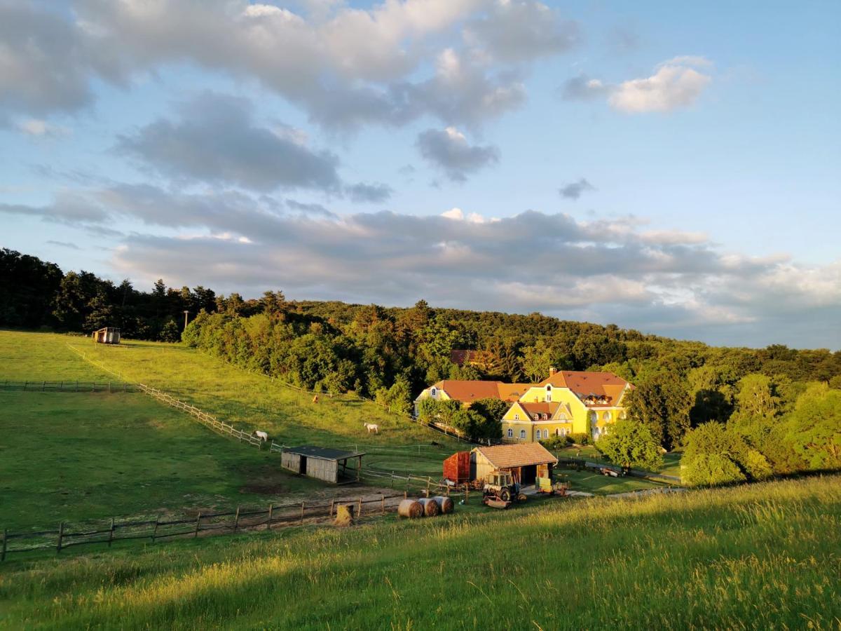 Cseri Kastélyszálló Tótvázsony Exterior foto