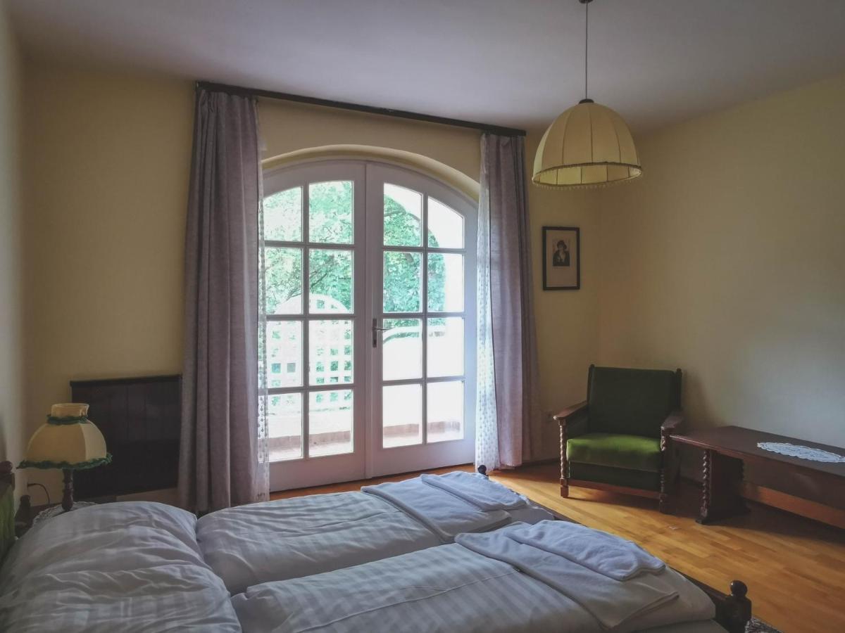 Cseri Kastélyszálló Tótvázsony Exterior foto